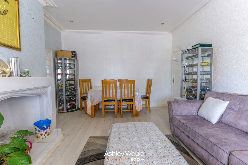 Additional image 5 of 5 bed semi-detached house for saleHalesowen Road, Cradley Heath B64