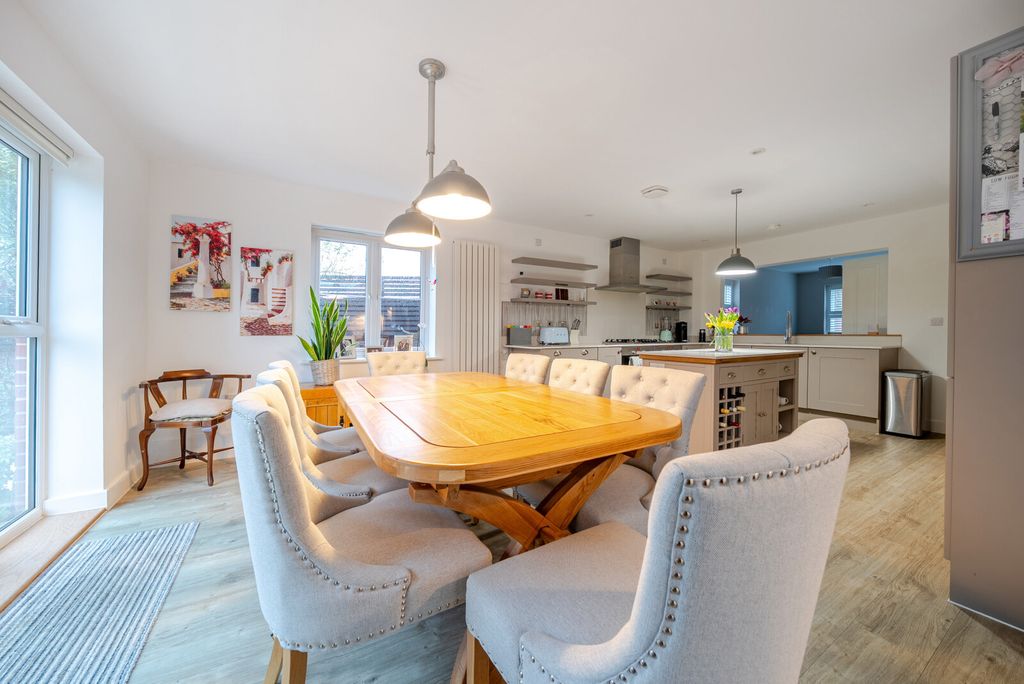 Additional image 5 of 4 bed detached house for saleLonghurst Avenue, Cranleigh GU6