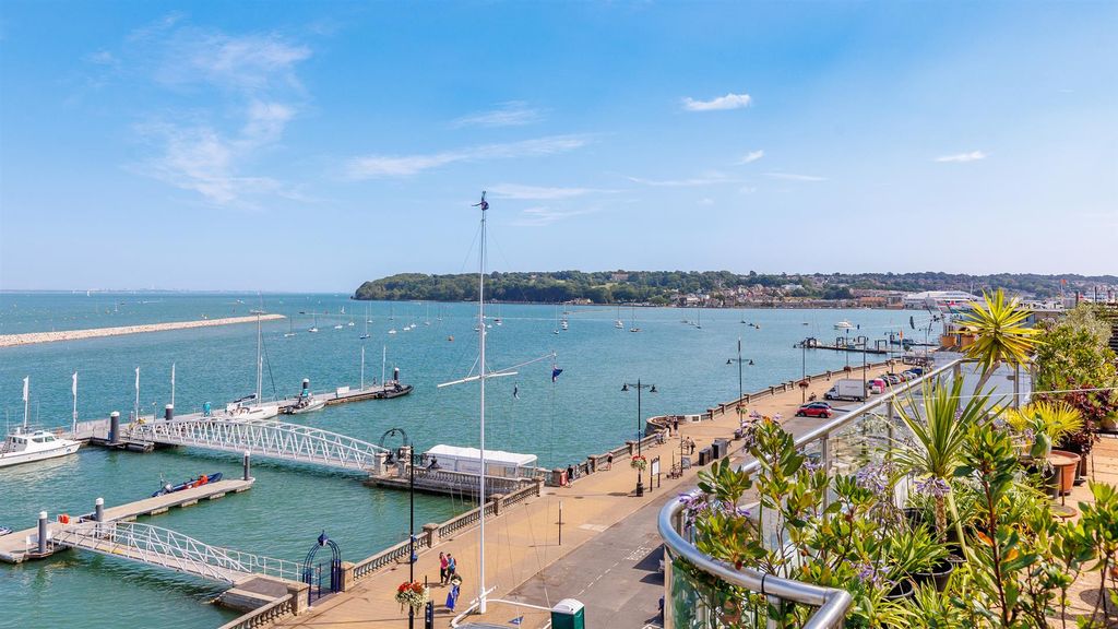 Additional image 19 of 3 bed flat for saleCowes, Isle Of Wight PO31