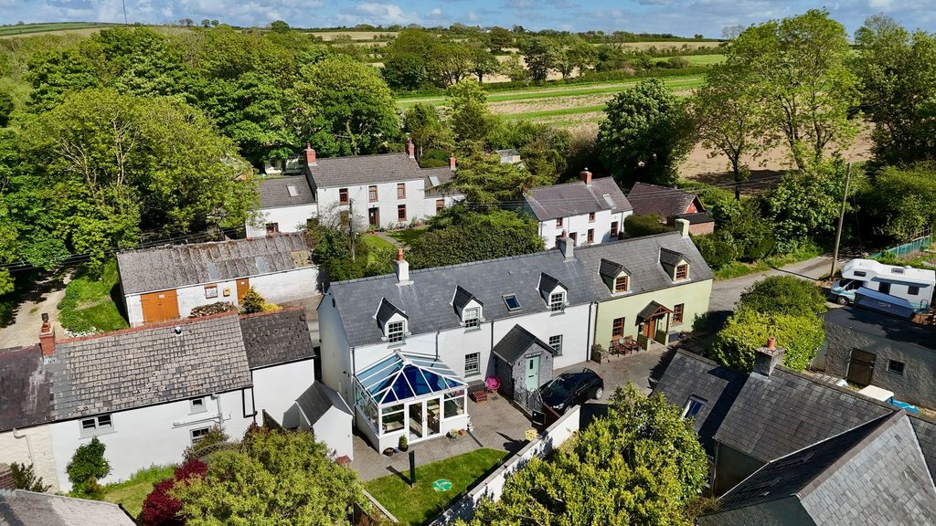 3 bed semi-detached house for saleWallis, Haverfordwest SA62