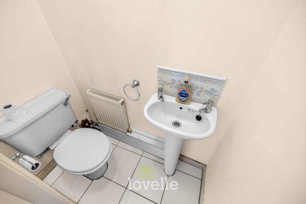 4 bed detached house for saleHampton Close, Cleethorpes DN35 photo 5