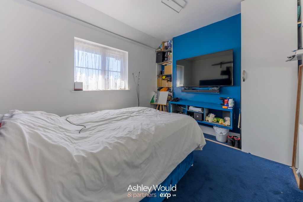 Additional image 16 of 5 bed semi-detached house for saleHalesowen Road, Cradley Heath B64