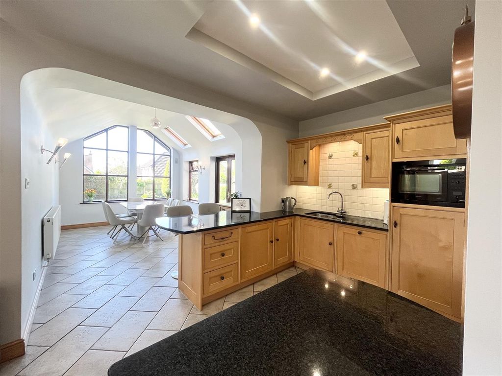 Additional image 4 of 5 bed detached house for salePark Lane, Congleton CW12