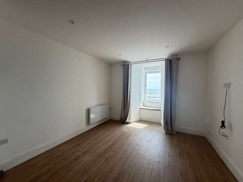 Additional image 4 of 2 bed flat for saleFlat 1, Glan Y Mor, Amroth, Narberth SA67