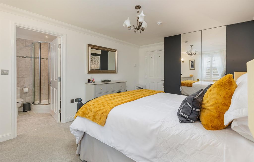 Additional image 14 of 3 bed flat for saleCowes, Isle Of Wight PO31