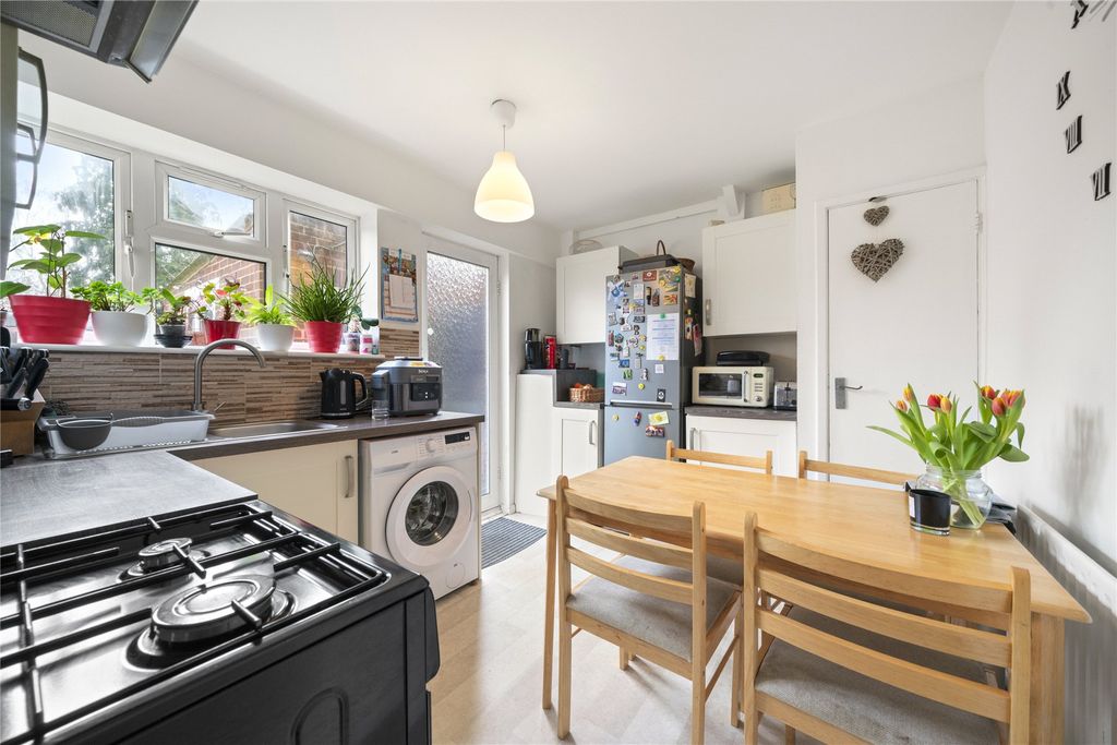 Additional image 2 of 2 bed flat for saleWinston Drive, Stoke D'abernon, Cobham, Surrey KT11