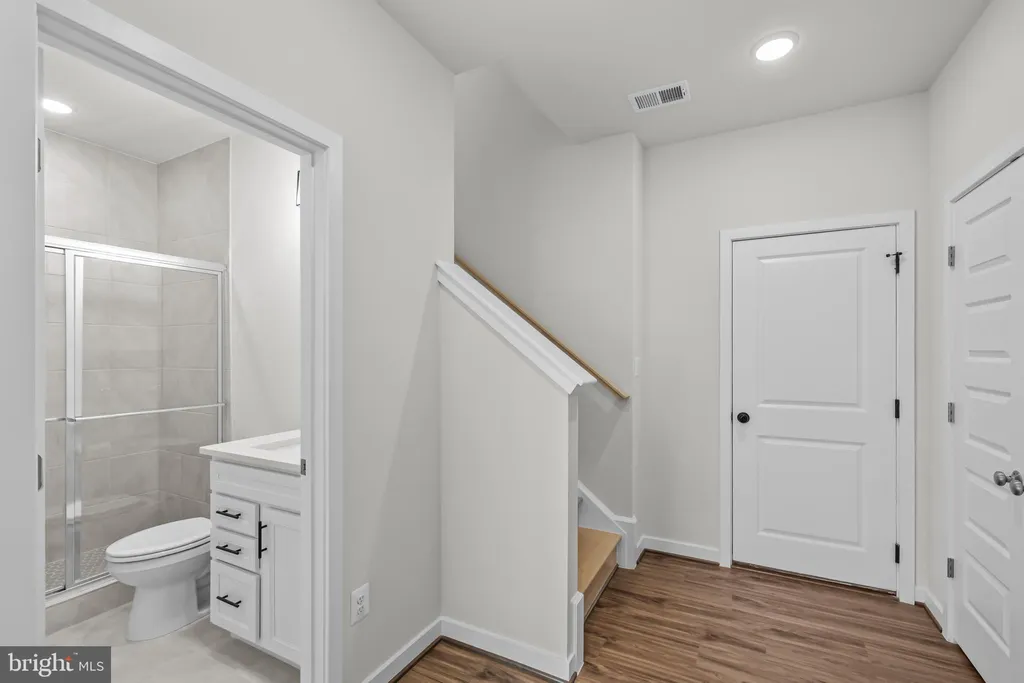 Additional image 10 of 42116 Waltz Terrace, Ashburn, VA 20148