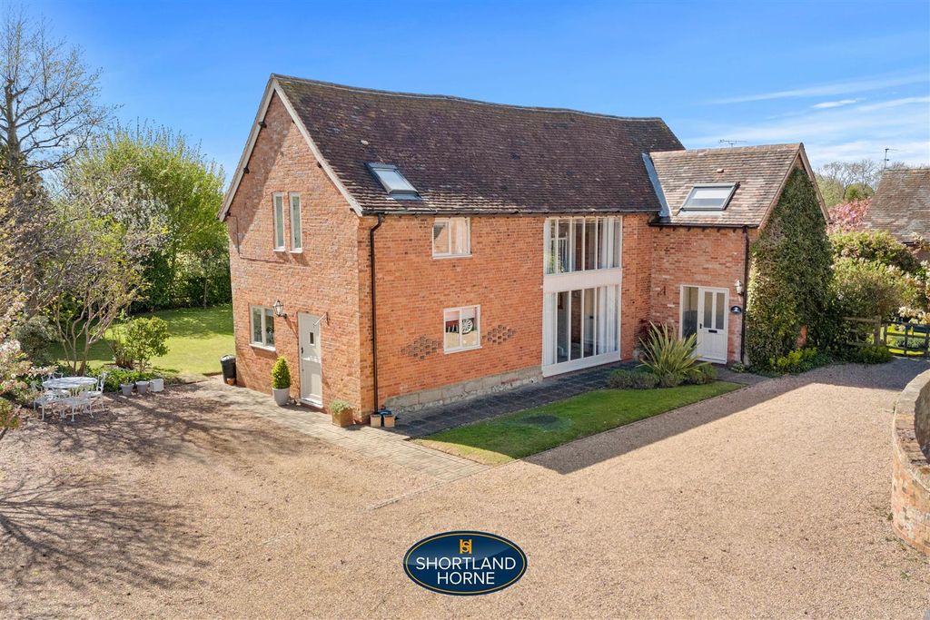 4 bed detached house for saleLeamington Road, Bubbenhall, Warwickshire CV8