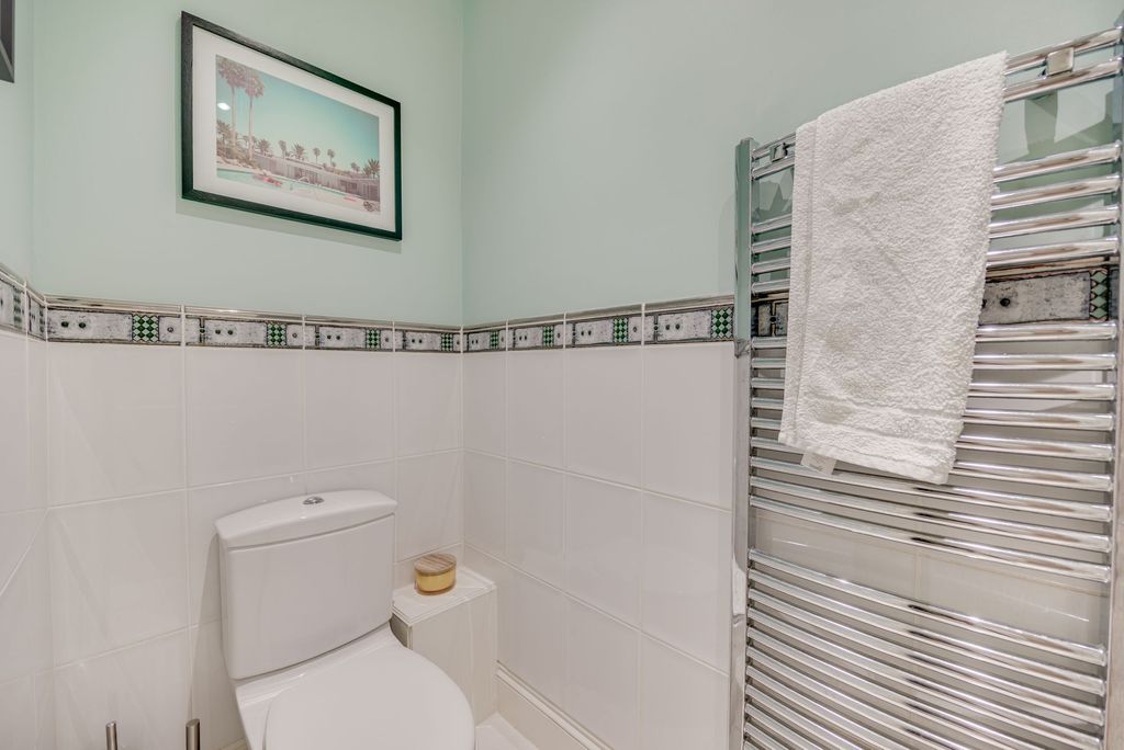 Additional image 8 of 2 bed flat for saleNewcastle Road, Congleton CW12