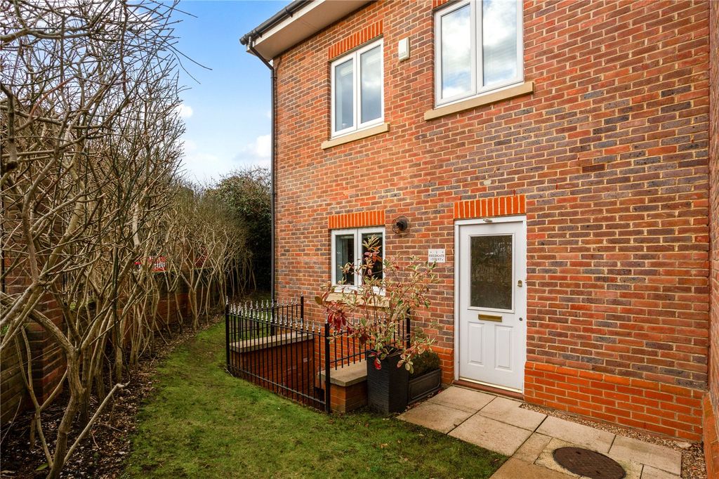 Additional image 12 of 3 bed flat for saleFieldgate Court, 42 Portsmouth Road, Cobham, Surrey KT11