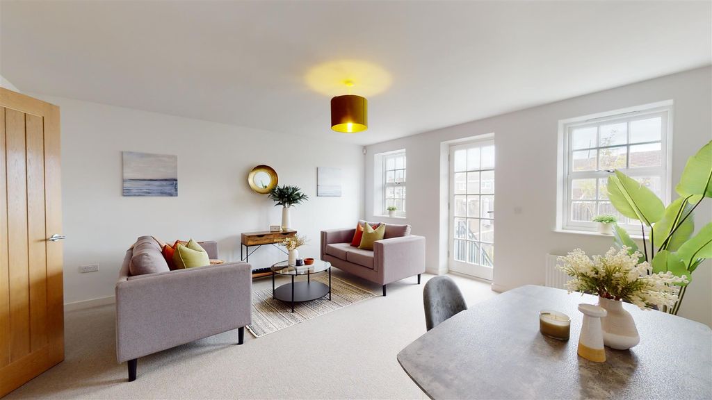 Additional image 2 of 3 bed town house for saleEastgate Court, Cowbridge, Vale Of Glamorgan CF71