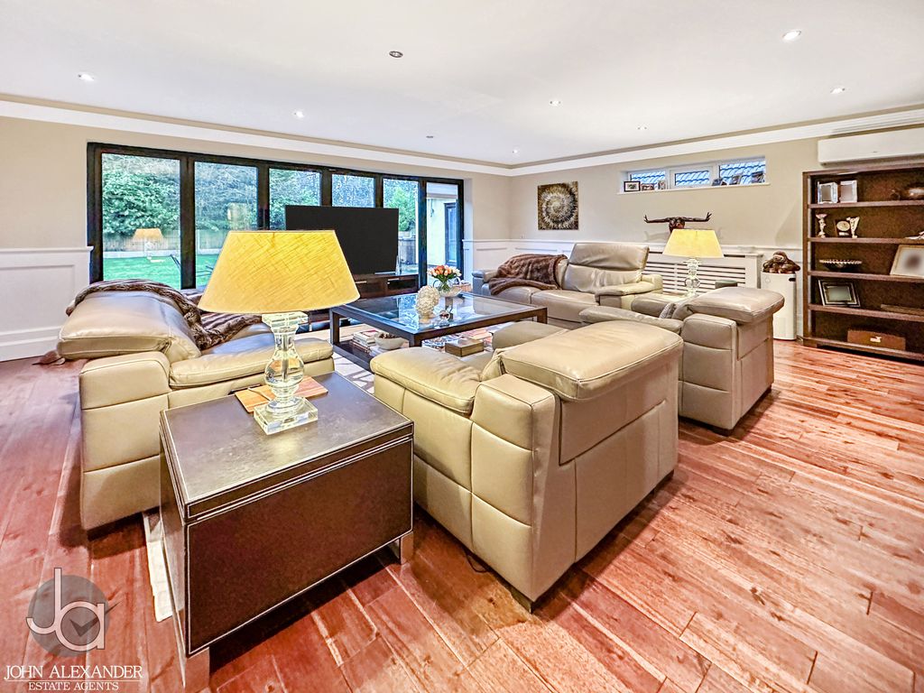 Additional image 12 of 4 bed detached house for saleStraight Road, Colchester CO3