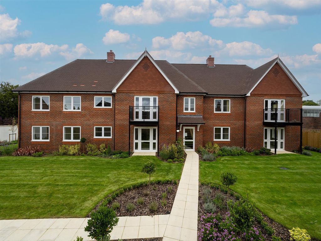 Additional image 26 of 1 bed flat for saleVictoria Road, Cranleigh GU6