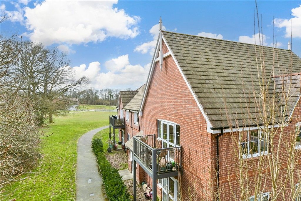 Additional image 9 of 2 bed flat for saleShetland Close, Cranleigh, Surrey GU6