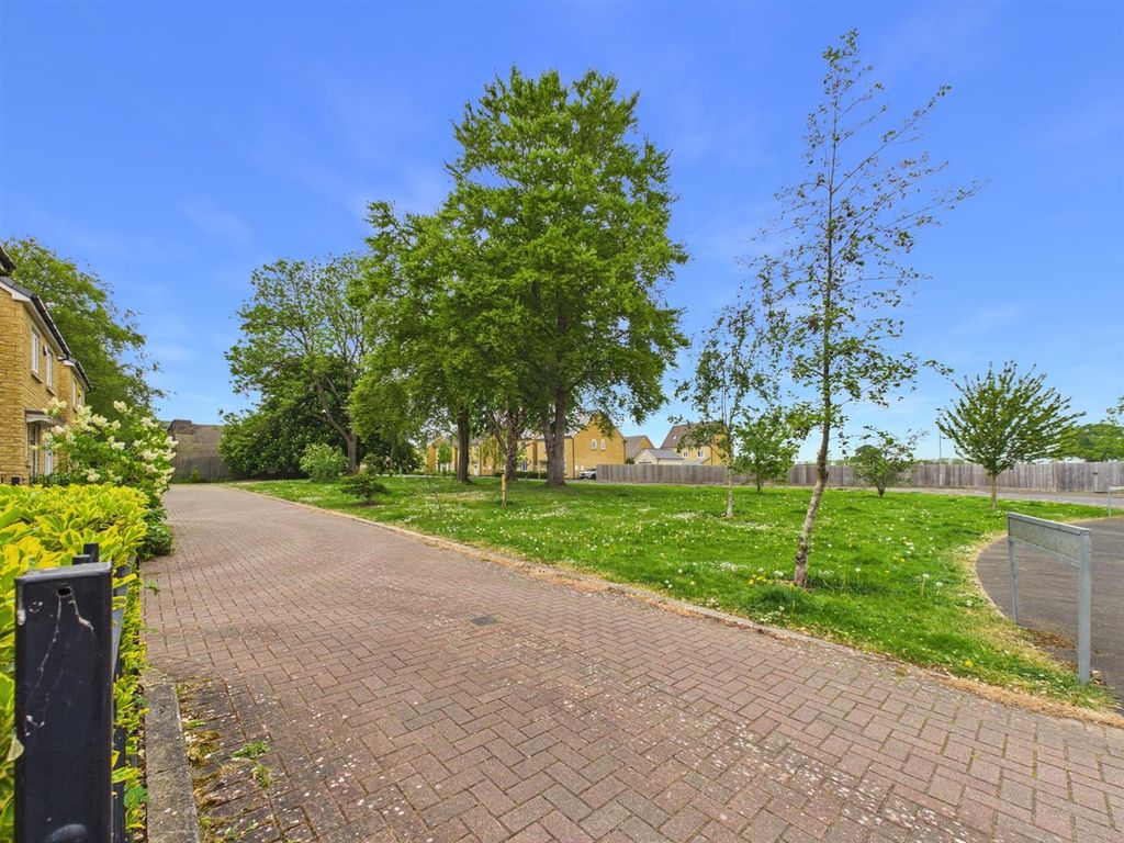 Additional image 4 of 4 bed detached house for saleSandown Crescent, Corsham SN13