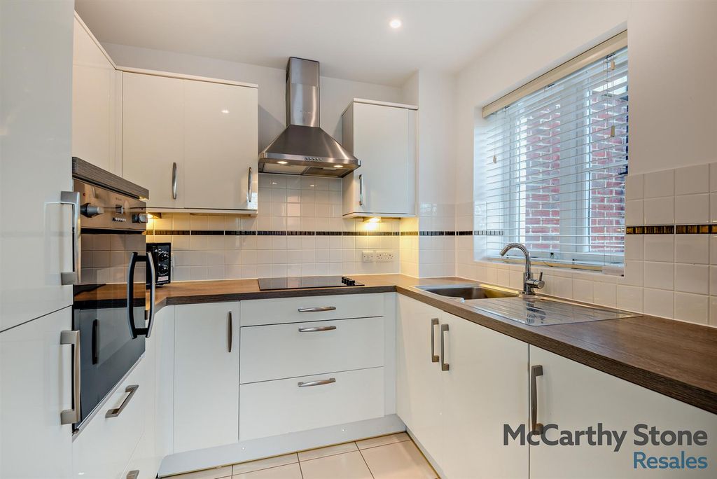 Additional image 7 of 1 bed flat for saleHorsley Place, High Street, Cranbrook TN17