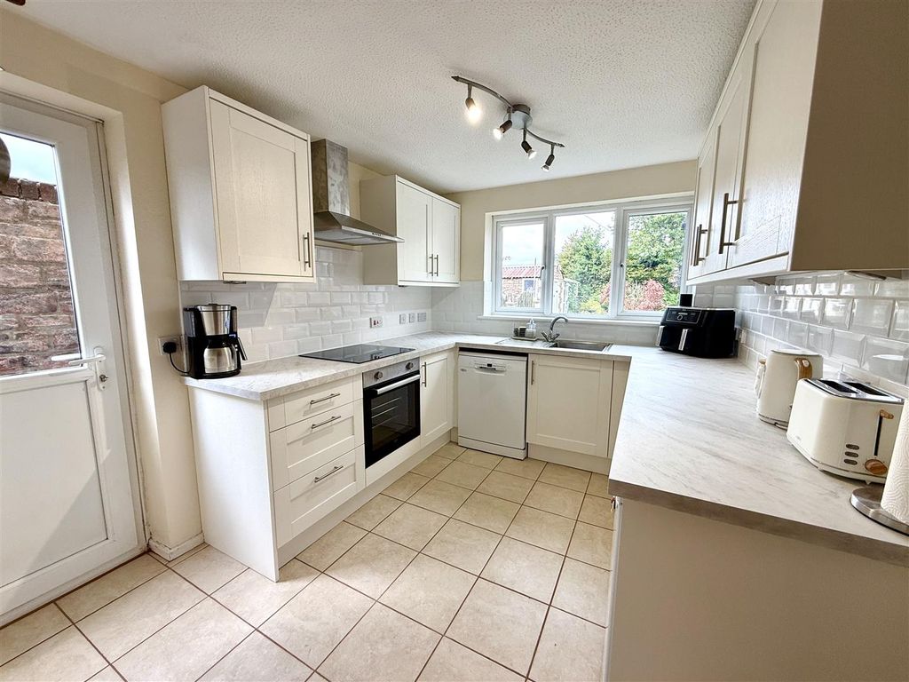 4 bed detached house for saleCoverham Road, Berry Hill, Coleford GL16 photo 3