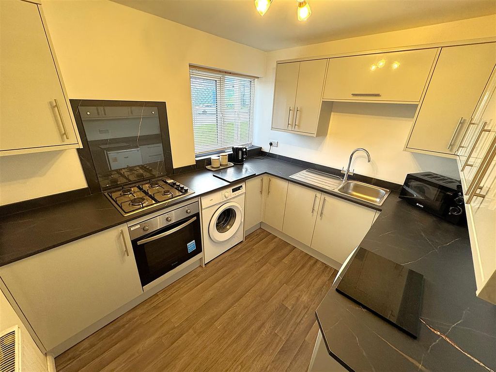 Additional image 7 of 3 bed flat for saleElizabeth Street, Corby NN17