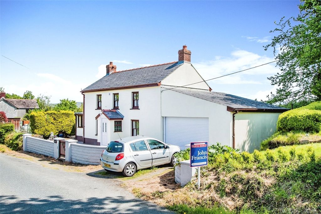 2 bed detached house for saleEfailwen, Clunderwen SA66