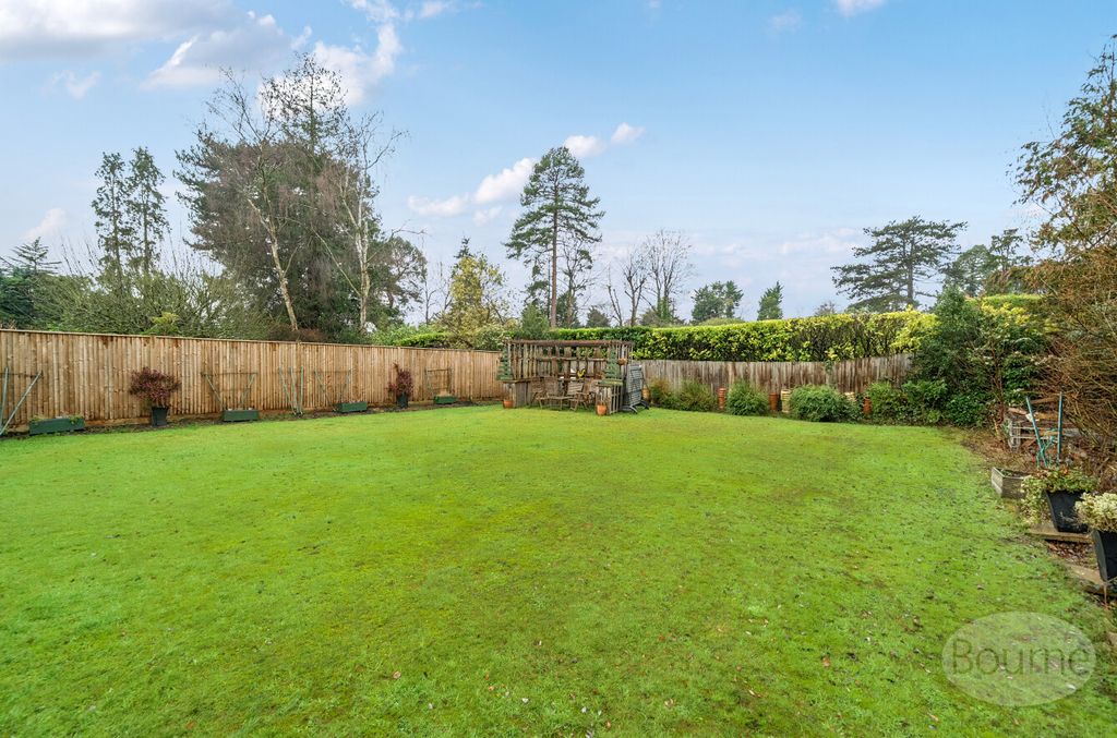 Additional image 2 of 3 bed bungalow for saleCourtleas, Cobham, Surrey KT11