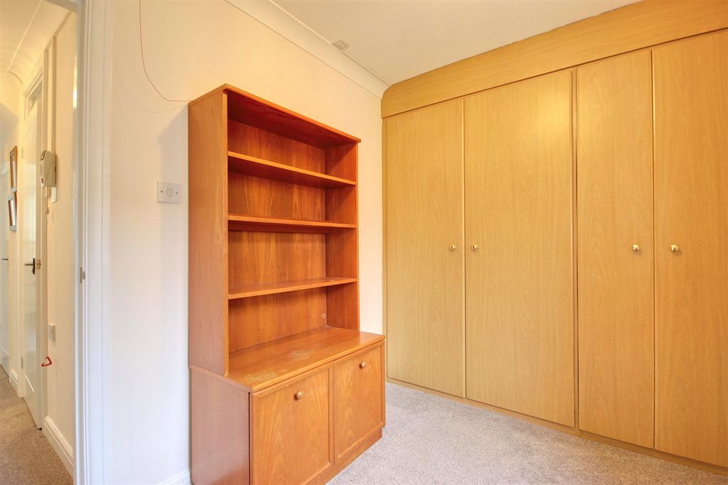 Additional image 7 of 2 bed flat for saleApplegarth Mews, Crescent Street, Cottingham HU16