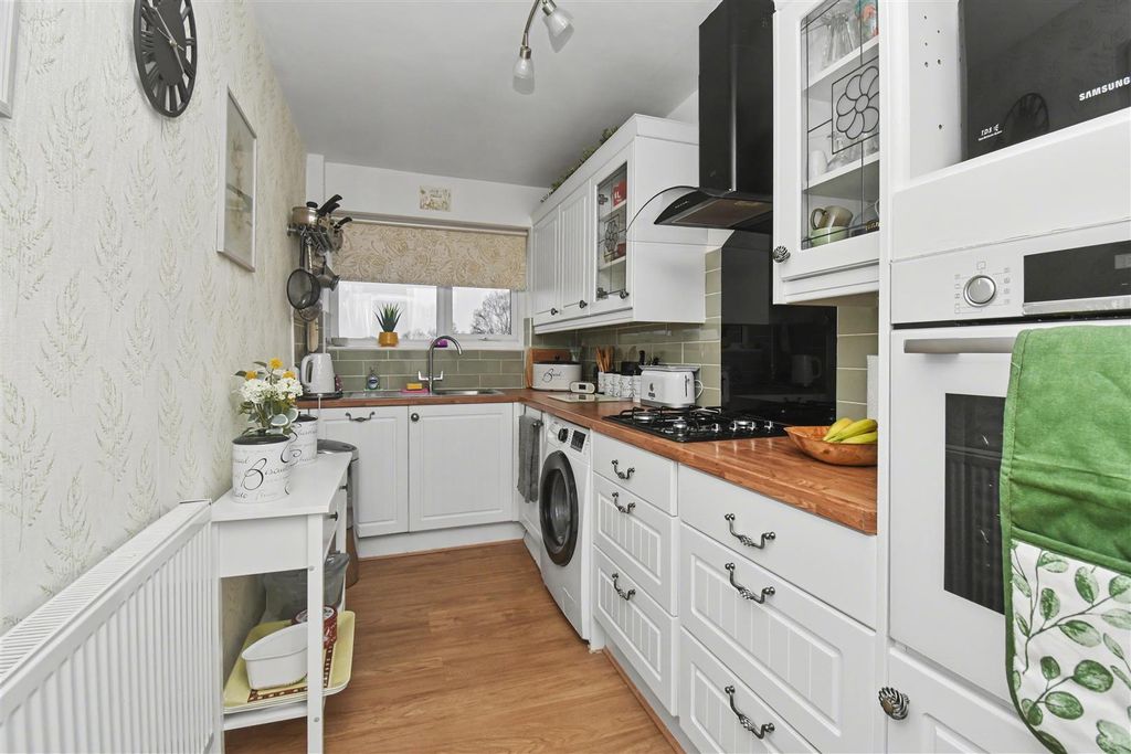 Additional image 4 of 3 bed flat for saleNN18, Epsom Walk, Corby
