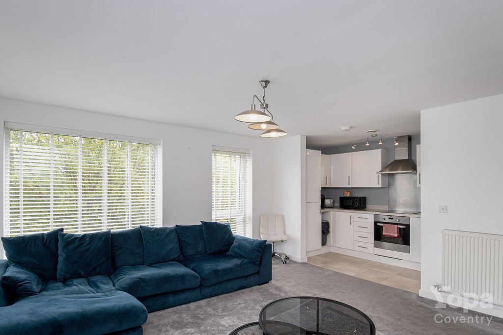 3 bed flat for saleMonticello Way, Coventry CV4 photo 5