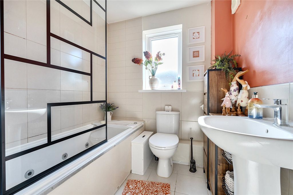 Additional image 7 of 2 bed flat for saleParliament Square, Parliament Street, Crediton, Devon EX17