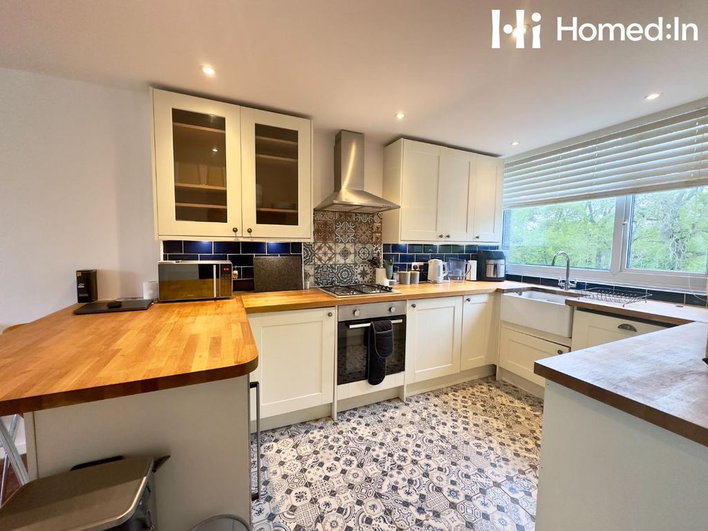 Additional image 12 of 2 bed flat for saleHailey Place, Cranleigh GU6