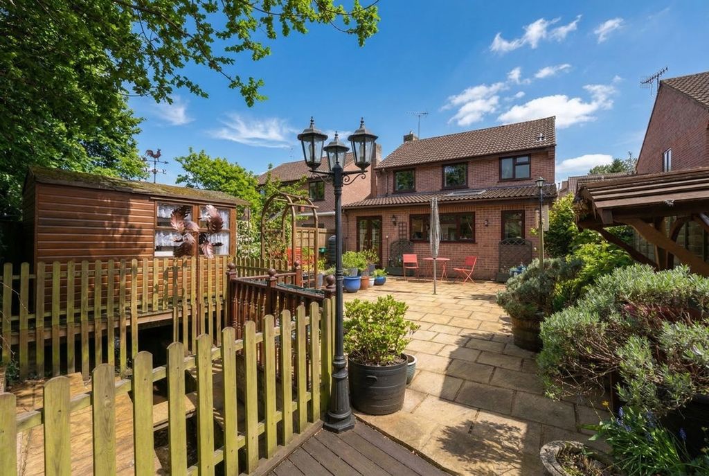4 bed detached house for saleWesternlea, Crediton EX17 photo 4