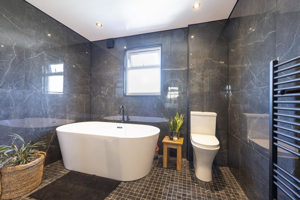 Additional image 29 of 5 bed property for saleCompton Road, Cradley Heath B64
