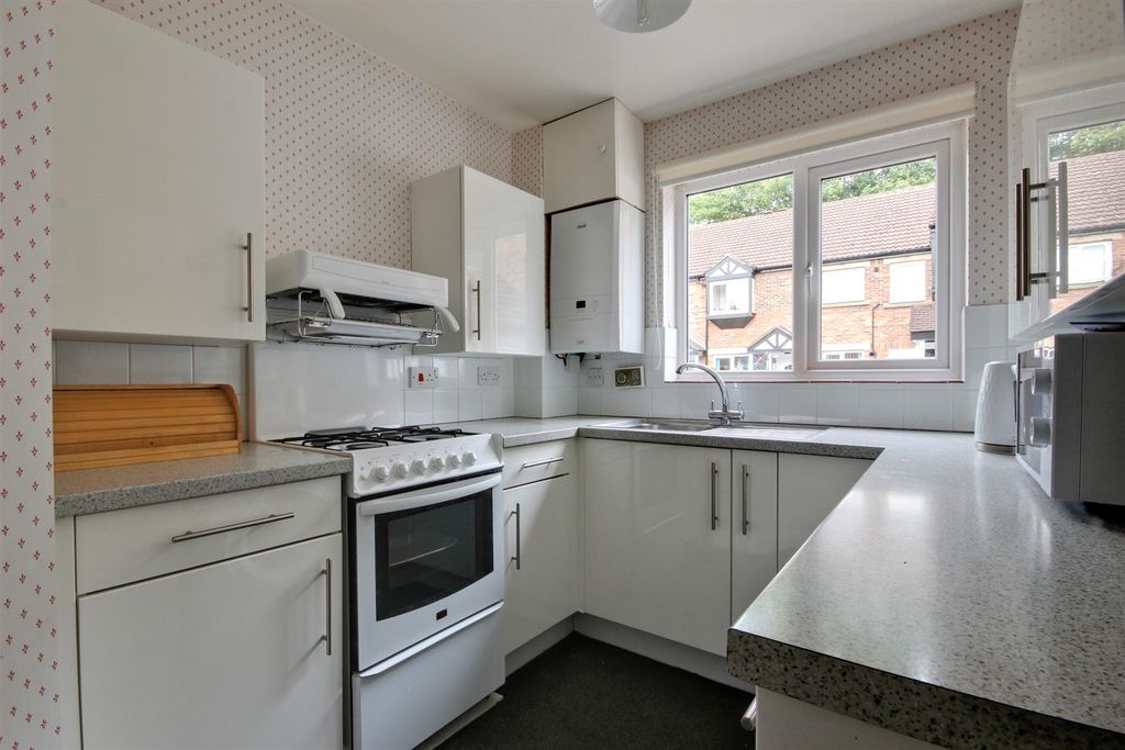Additional image 12 of 2 bed flat for saleApplegarth Mews, Crescent Street, Cottingham HU16