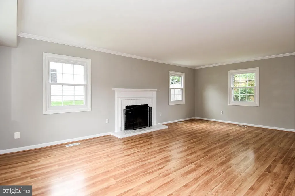 Additional image 2 of 4324 Moylan Lane, Fairfax, VA 22033