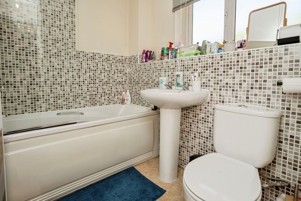 Additional image 11 of 1 bed flat for saleColling Close, Loughborough, Leicestershire LE11