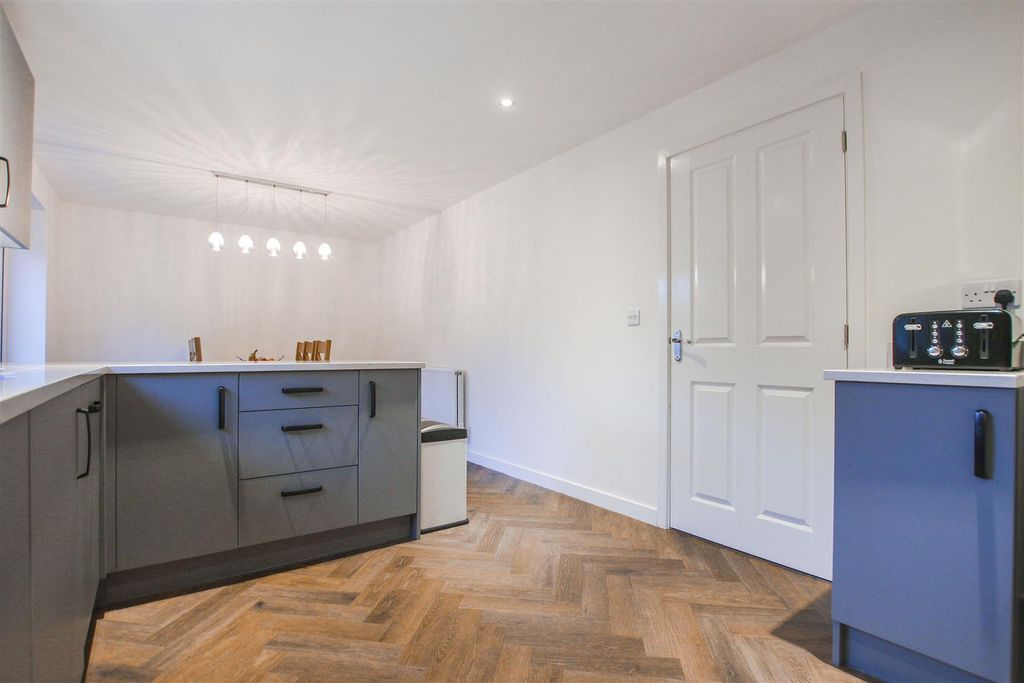 Additional image 12 of 5 bed detached house for saleLanky Gardens, Colne BB8