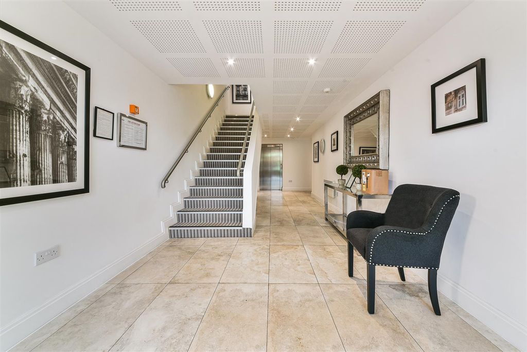 Additional image 8 of 2 bed flat for saleOutwood Lane, Chipstead CR5