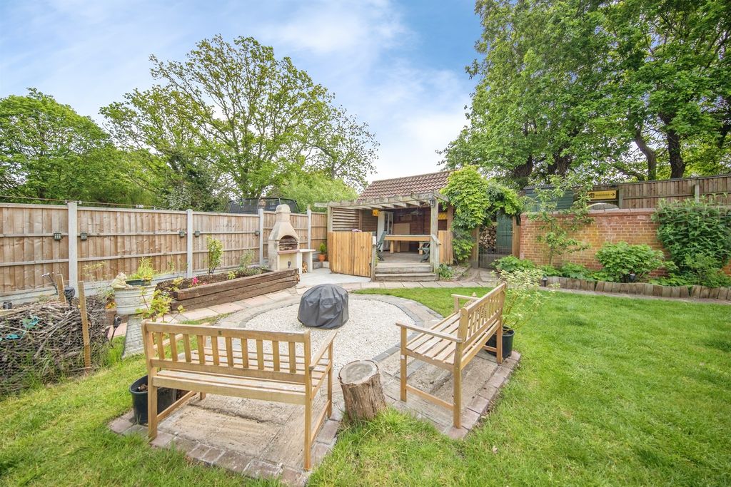 Additional image 30 of 4 bed detached house for saleIpswich Road, Colchester CO4