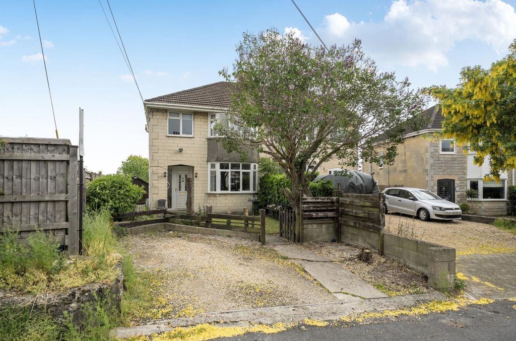 3 bed semi-detached house for saleStation Road, Corsham SN13