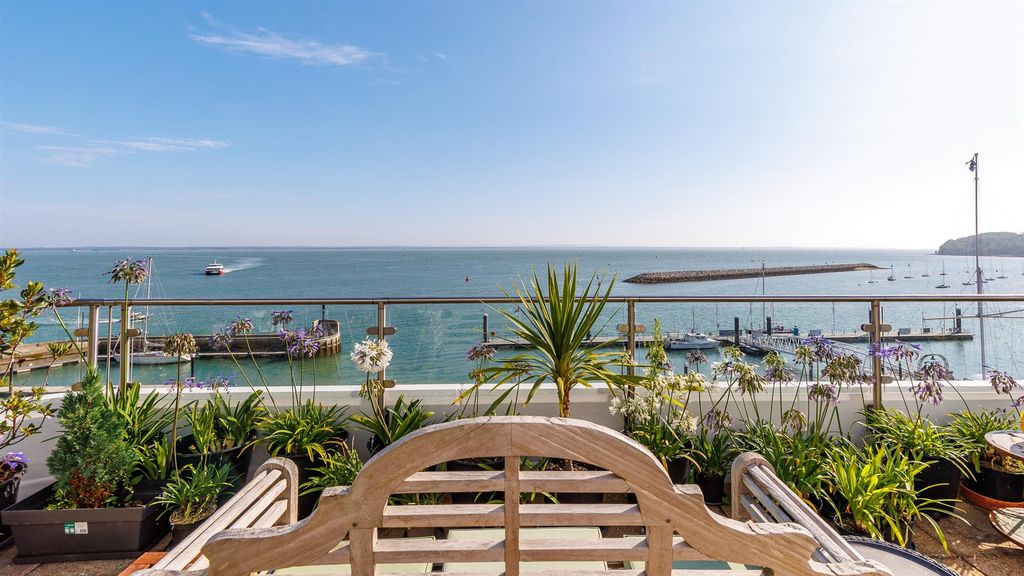 Additional image 18 of 3 bed flat for saleCowes, Isle Of Wight PO31