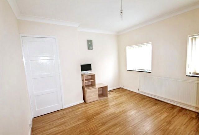 Additional image 5 of 3 bed maisonette for saleThe Parkway, Cottingham HU16