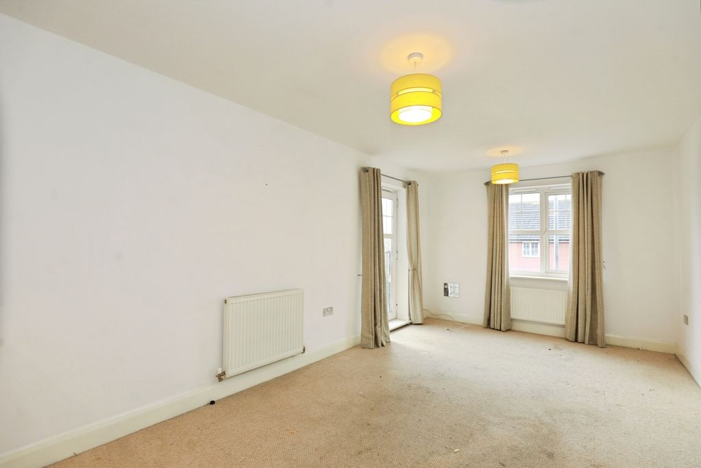 2 bed flat for saleDale Way, Crewe, Cheshire CW1 photo 5