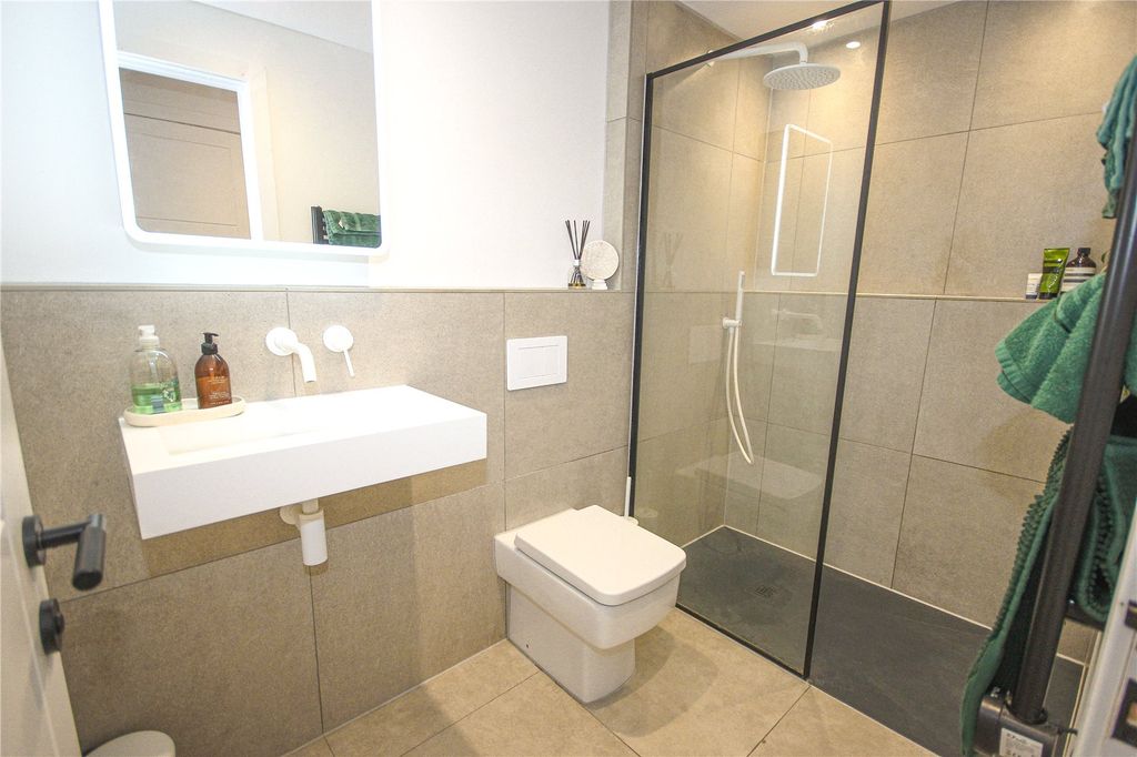 Additional image 10 of 2 bed flat for sale52 Queen Street, Seaton EX12