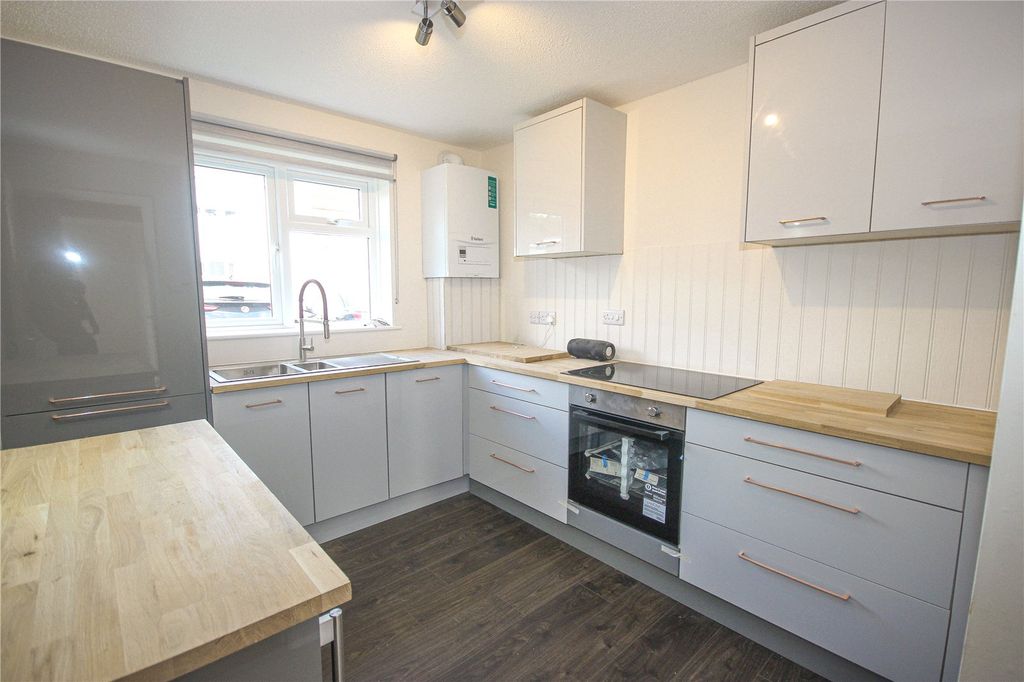 2 bed flat for saleRiverdale Close, Seaton, Devon EX12 photo 2