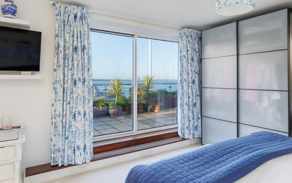 Additional image 9 of 3 bed flat for saleCowes, Isle Of Wight PO31