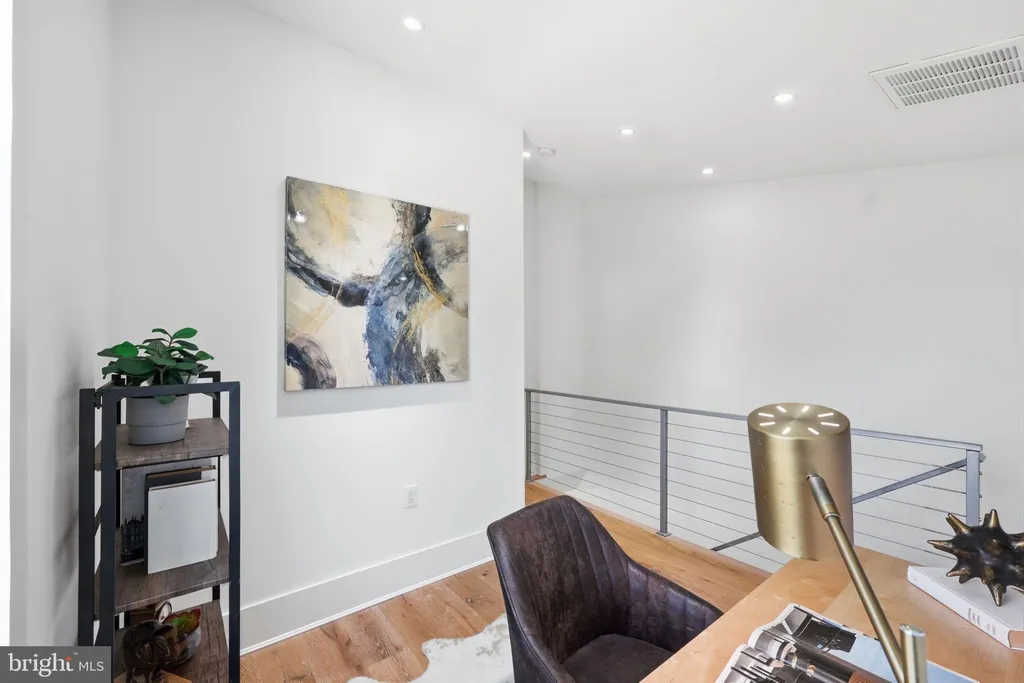 Additional image 16 of 401 11th Street SE, Washington, DC 20003