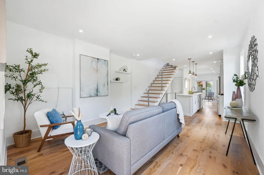 Additional image 3 of 401 11th Street SE, Washington, DC 20003