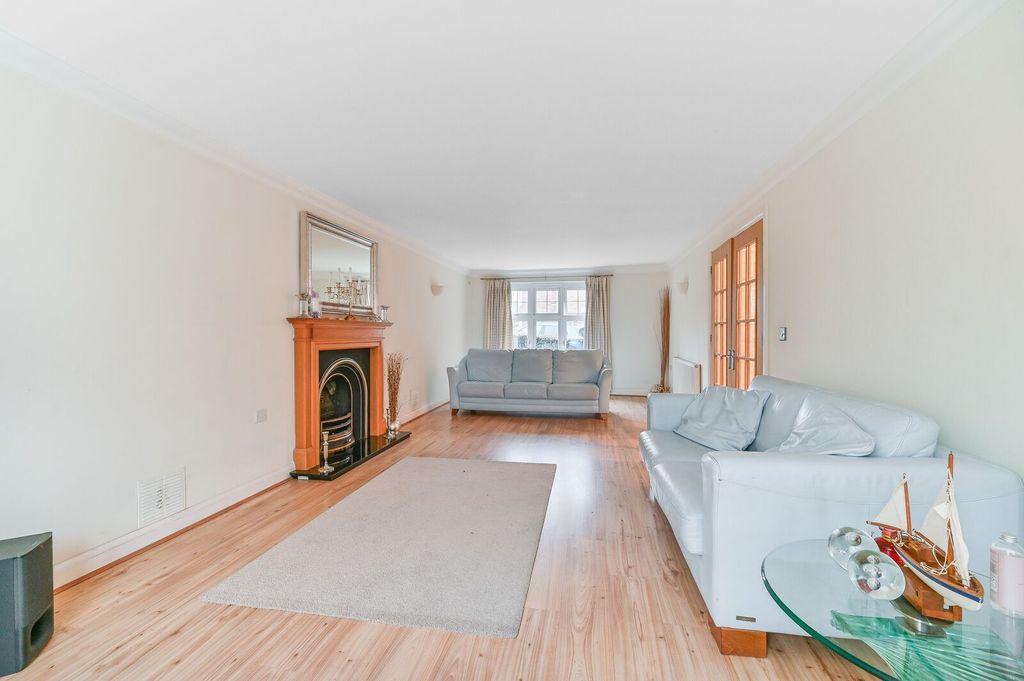 Additional image 3 of 5 bed detached house for saleWater Mead, Coulsdon, Chipstead CR5
