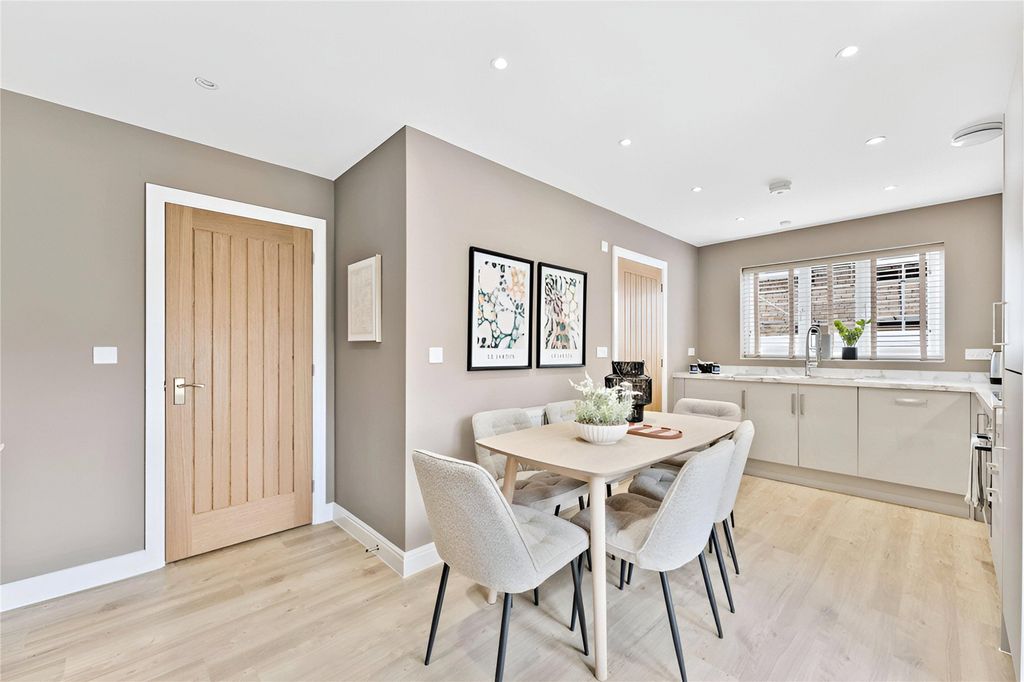 3 bed detached house for saleColyton, Devon EX24 photo 3