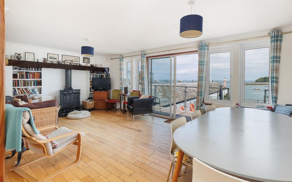Additional image 4 of 5 bed terraced house for saleCowes, Isle Of Wight PO31