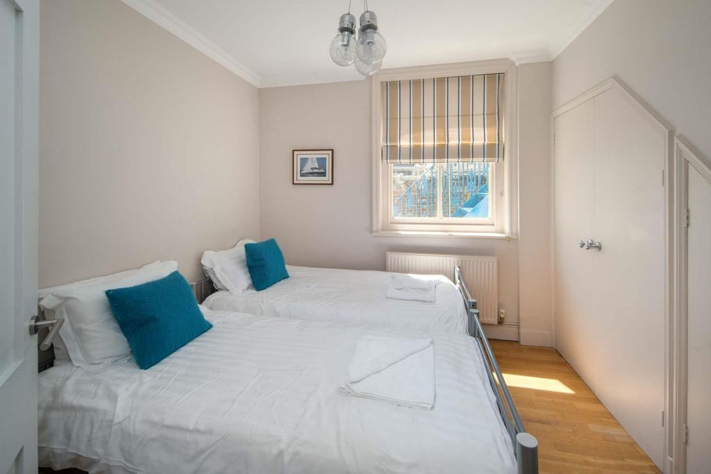 Additional image 11 of 4 bed town house for saleOld Town, Cowes, Isle Of Wight PO31